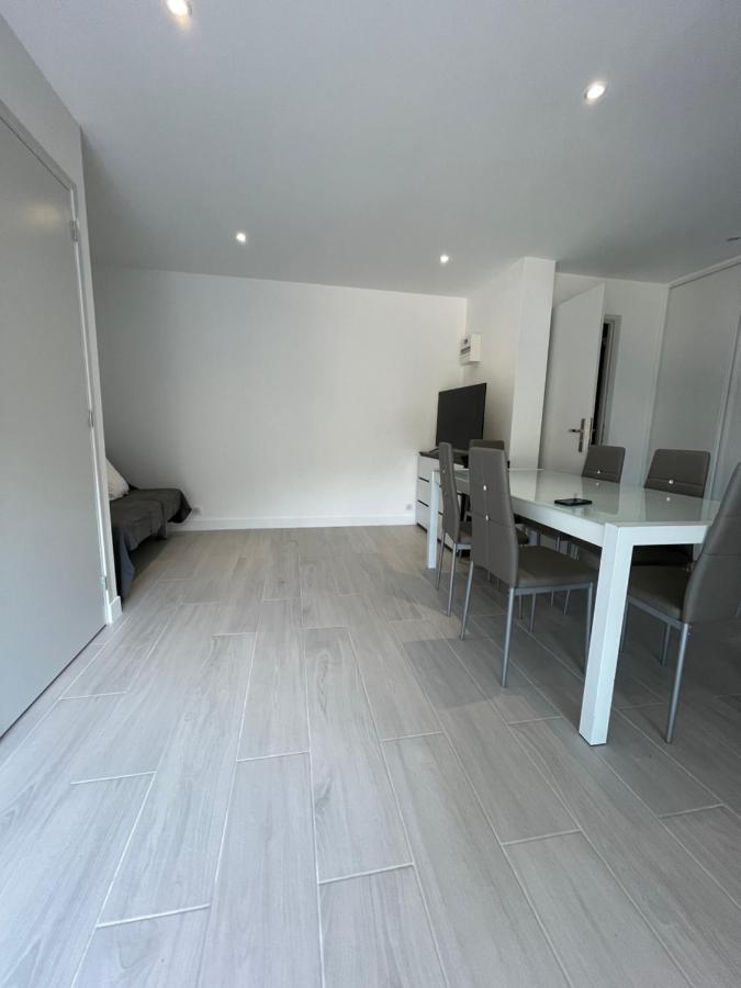 Appartement Bas De Villa Avec Piscine Privee Partagee Proche Bord De Mer Кань-сюр-Мер Екстер'єр фото